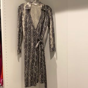 Authentic DVF classic wrap dress - size 8
